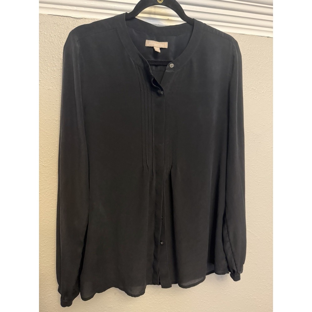 Banana Republic Black Crepe Button-Front Blouse Size Medium